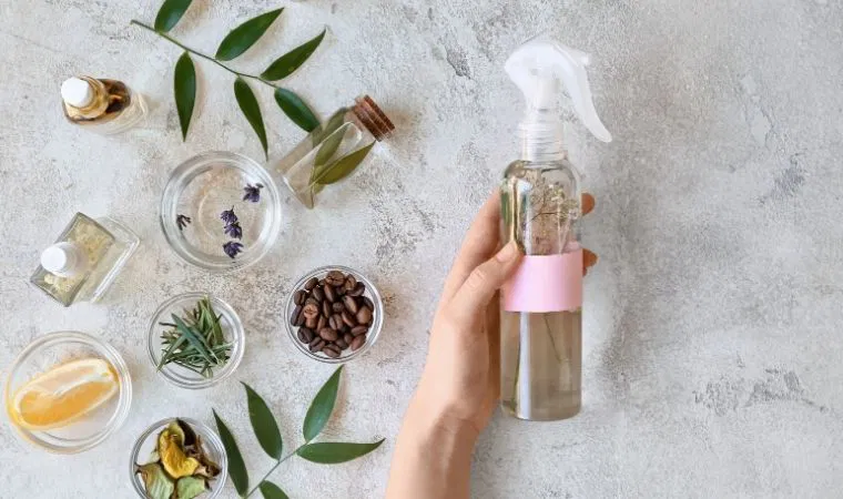 Doğallığın ferahlatıcı gücüyle kötü kokulara son verin: Kimyasal içermeyen ev yapımı 5 oda kokusu tarifi