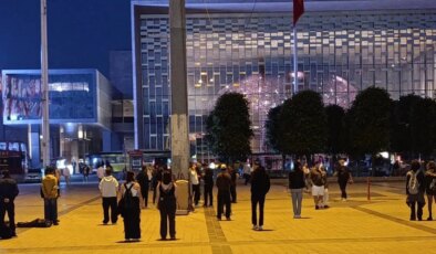 ‘Duran Adam’ eylemine katılmışlardı… Gözaltındaki gençlere dikkat çeken soru!