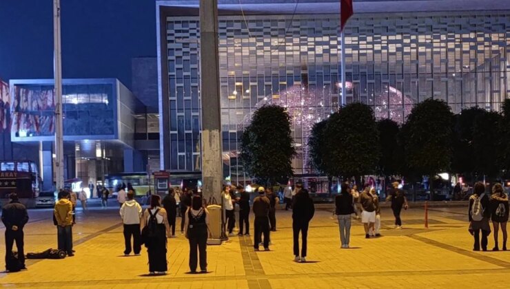 ‘Duran Adam’ eylemine katılmışlardı… Gözaltındaki gençlere dikkat çeken soru!