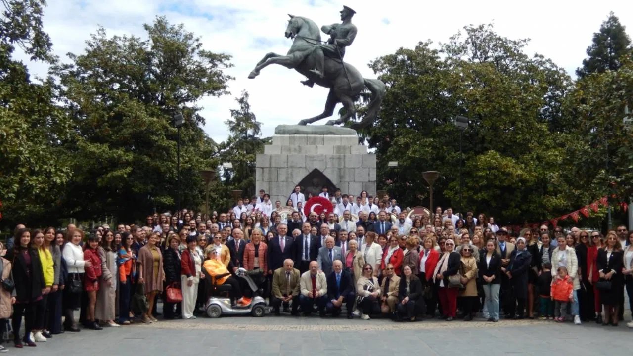 Eczacılar, Onur Anıtı’nda buluştu