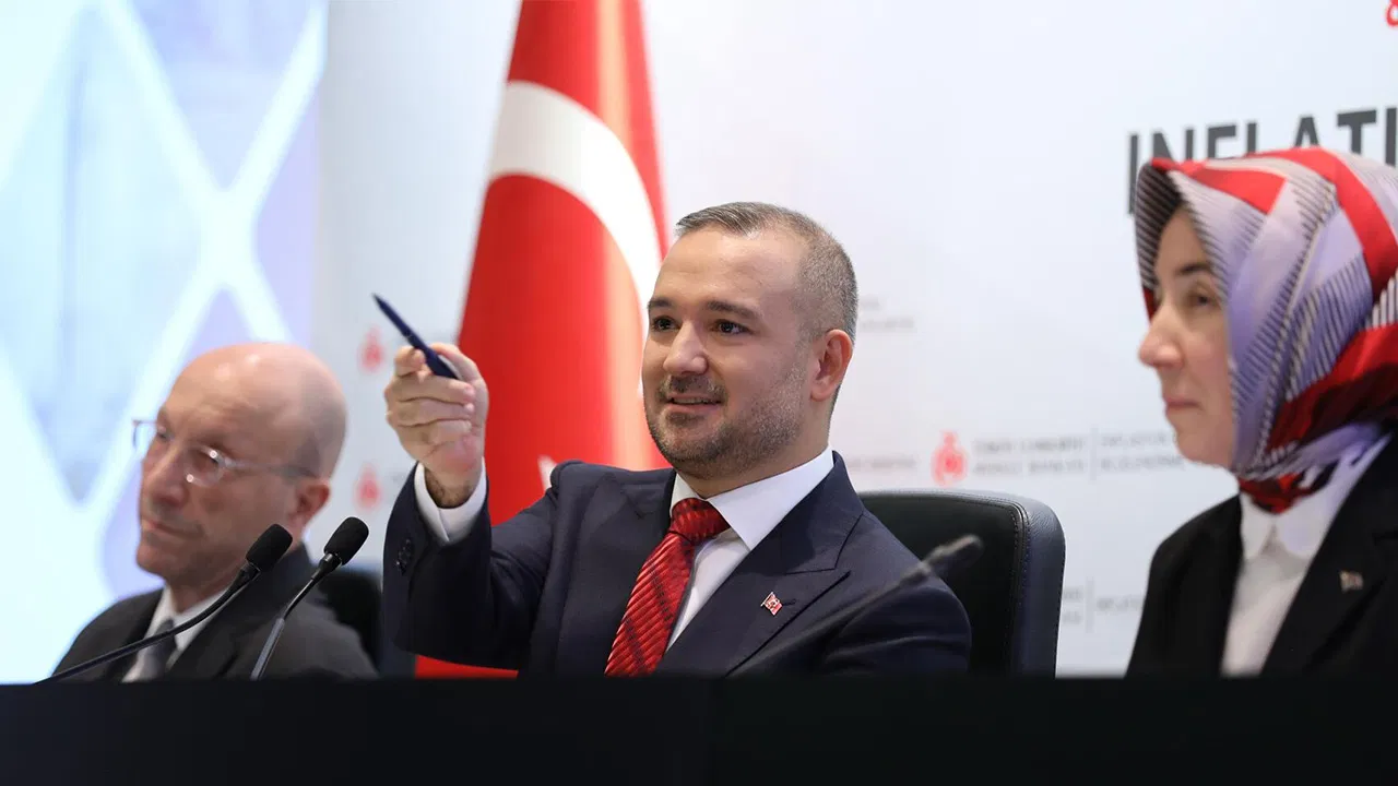 Ekonomistler Merkez Bankası enflasyon raporunu değerlendirdi: ‘İktidarın asgari ücrete zam yapmayacağına çok eminler’