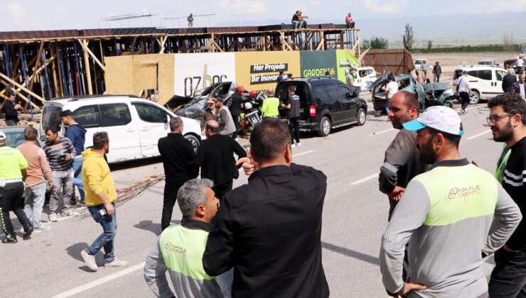 Erzurum’da faciadan dönüldü… Beton mikseri, kontrolünü kaybetti: Araçlar hurdaya döndü!