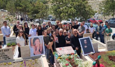 Eski Devlet Opera ve Balesi Sanatçısı Almula Özlem gömütü başında anıldı