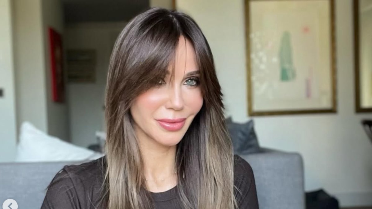 Eski manken Demet Şener’in yeni imajına beğeni yağdı