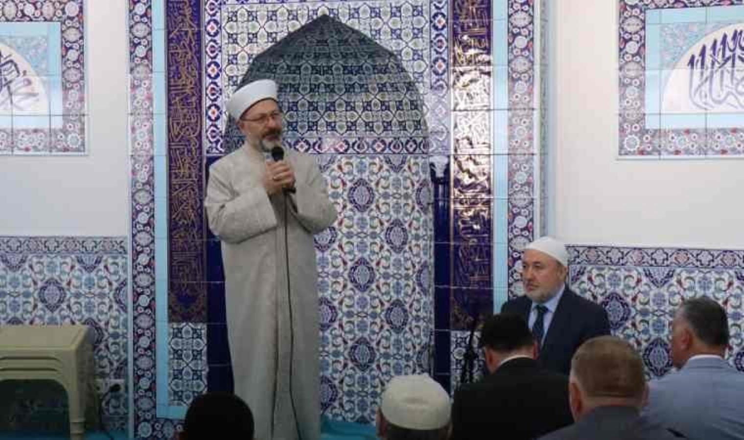 ‘Flört büyük günah’ diyen Diyanet, sınırı geçince hutbeyi değiştirdi