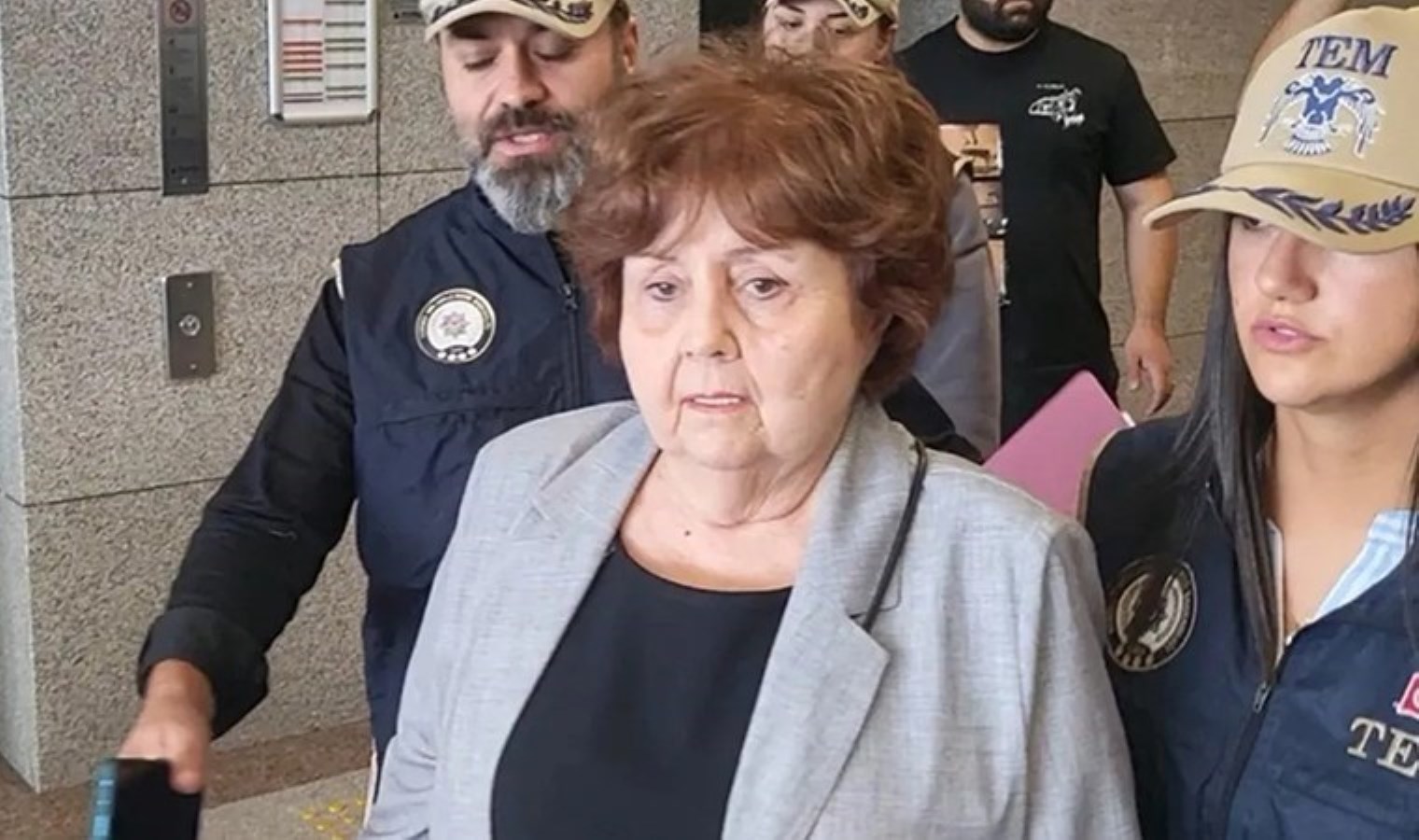 Gazeteci Ayşenur Arslan beraat etti