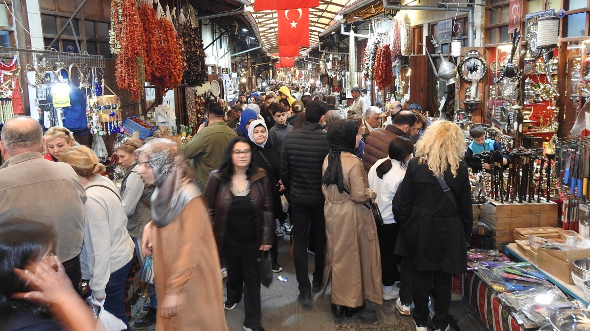 Gaziantep’teki esnafı turist yoğunluğundan çifte bayram yaşadı