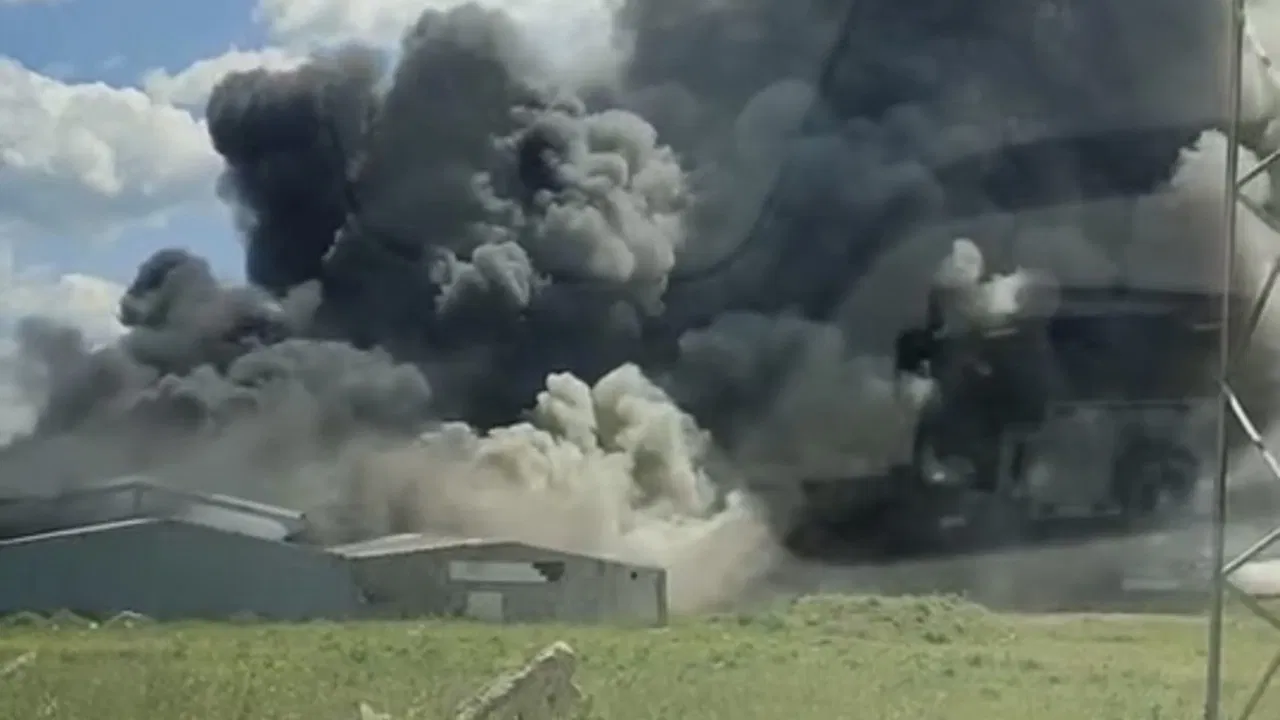 Gebze’de boya fabrikasında yangın