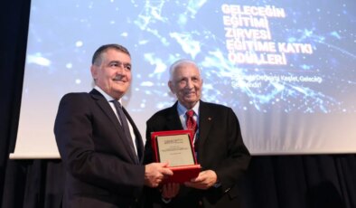 ‘Geleceğin Eğitimi’ zirvesi başladı: ‘Bilimsel ve laik eğitim vazgeçilmezdir’