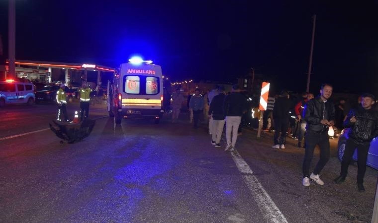 Gümüşhane’de araçlar yayaların arasına daldı: Çok sayıda kişi yaralandı!