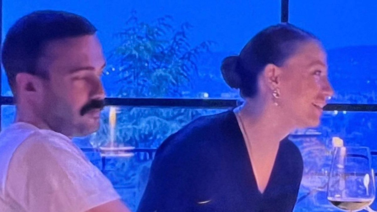Hayranları çekti! Serenay Sarıkaya ve Mert Demir’den yeni kare geldi