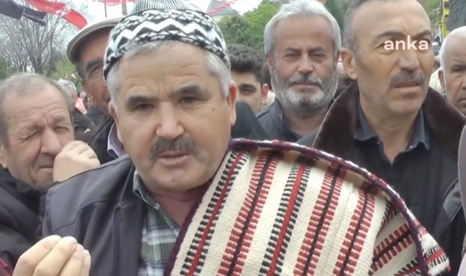 Heybeyle mitinge katıldı: ‘Bunda turp yok, adaleti dolduracağız!’