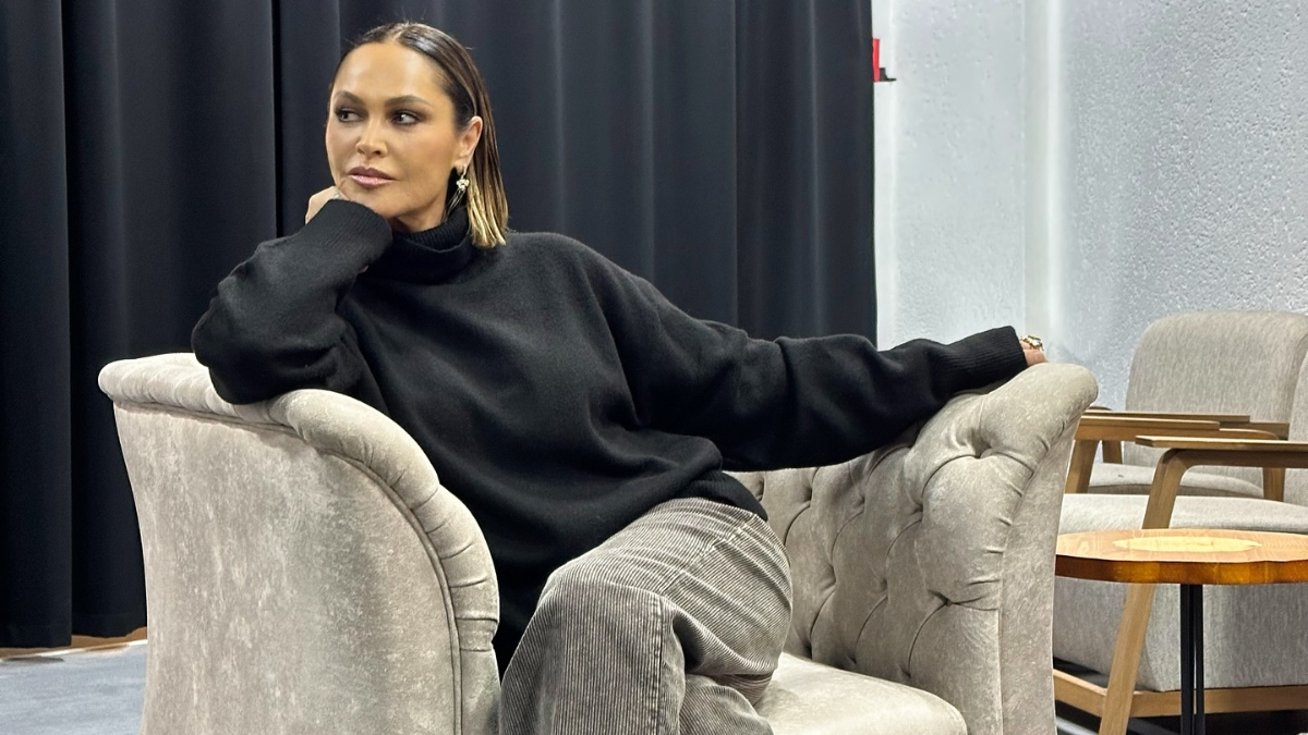 Hülya Avşar, kendisinden beşik isten hayranına tepki gösterdi: “Evlenmeseydin”