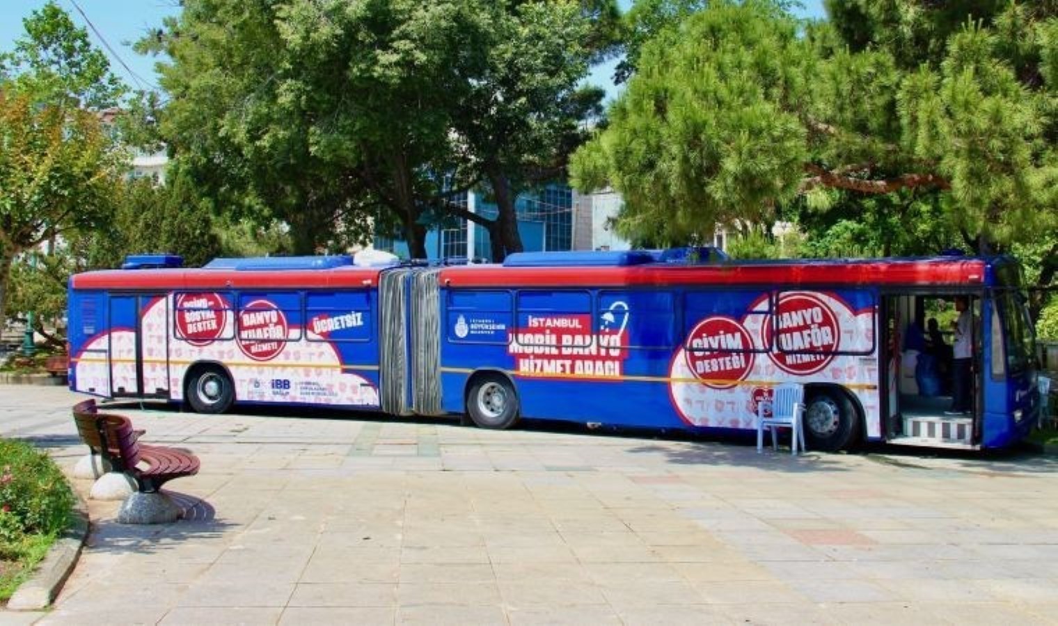 İBB’den evsizlere yıl boyu destek: Mobil Banyo hizmeti yaz döneminde de sürüyor