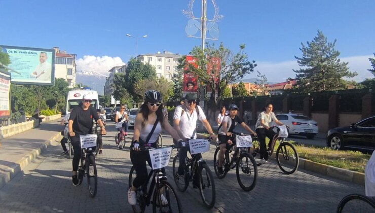 Iğdır’da bisikletçiler ‘Sessiz Sürüş’ yaptı: Trafikte biz de varız