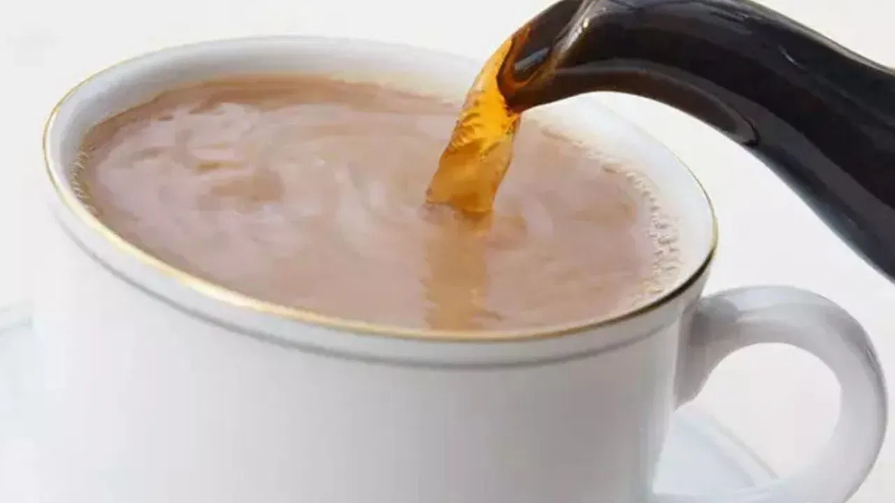 İngilizler her gün bir bardak içiyor: Kemikleri kuvvetlendiriyor