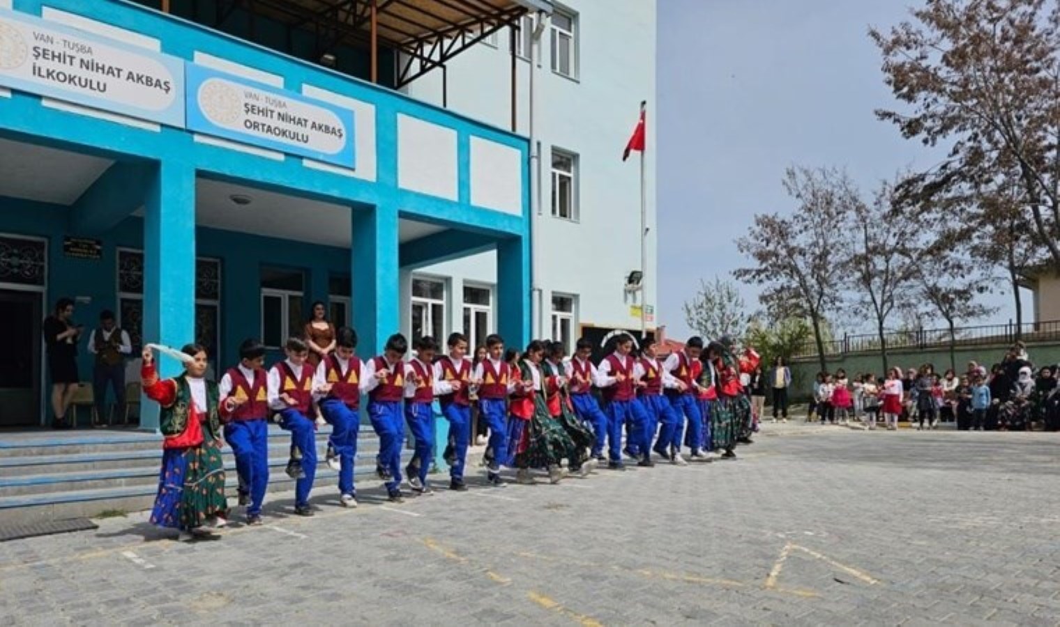 İnşaat mühendislerinden ‘Van’ isyanı: ‘Fay hattı üzerine okul ve villa kompleksi yapıldı’