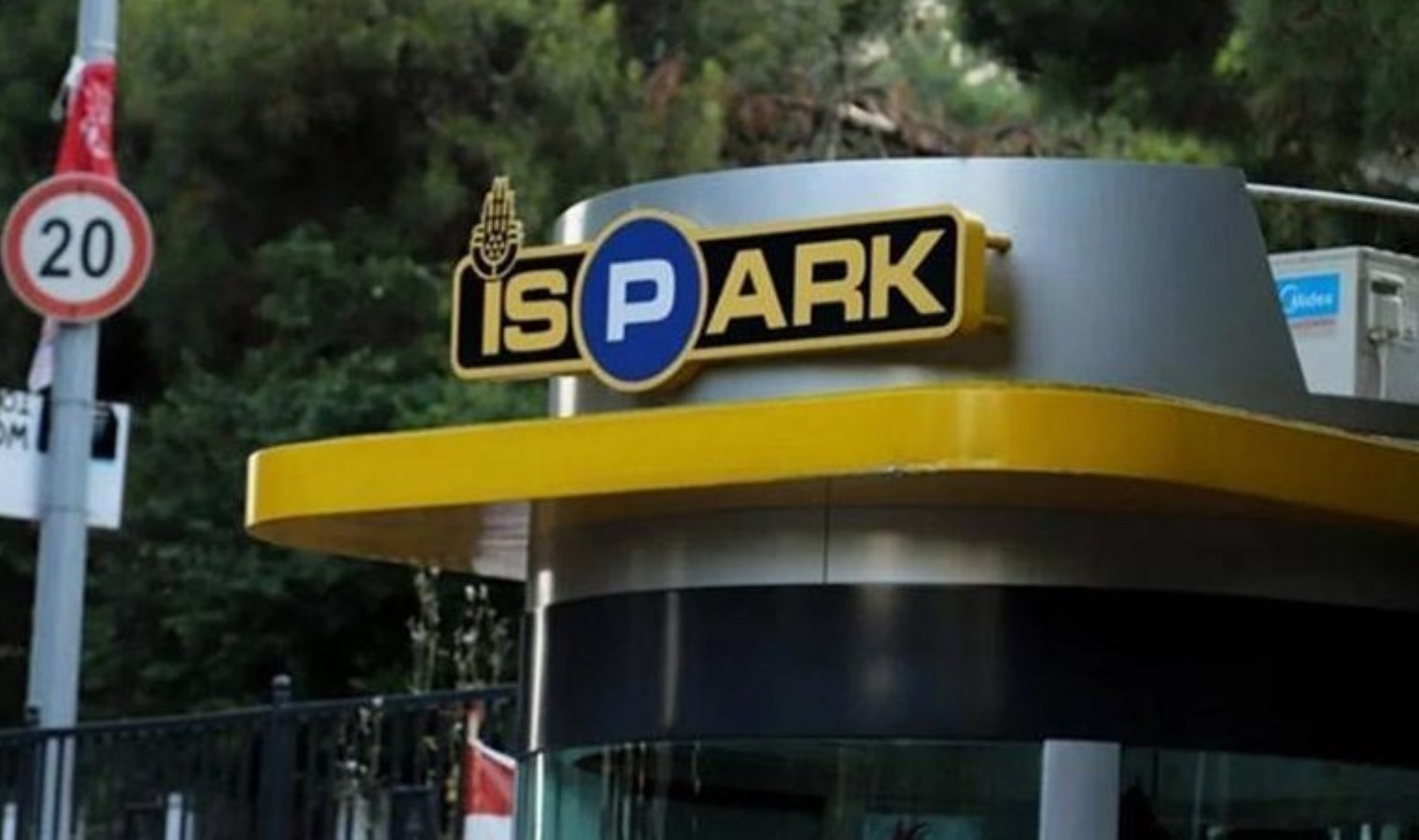 İSPARK’ın 36 otoparkı mühürlendi
