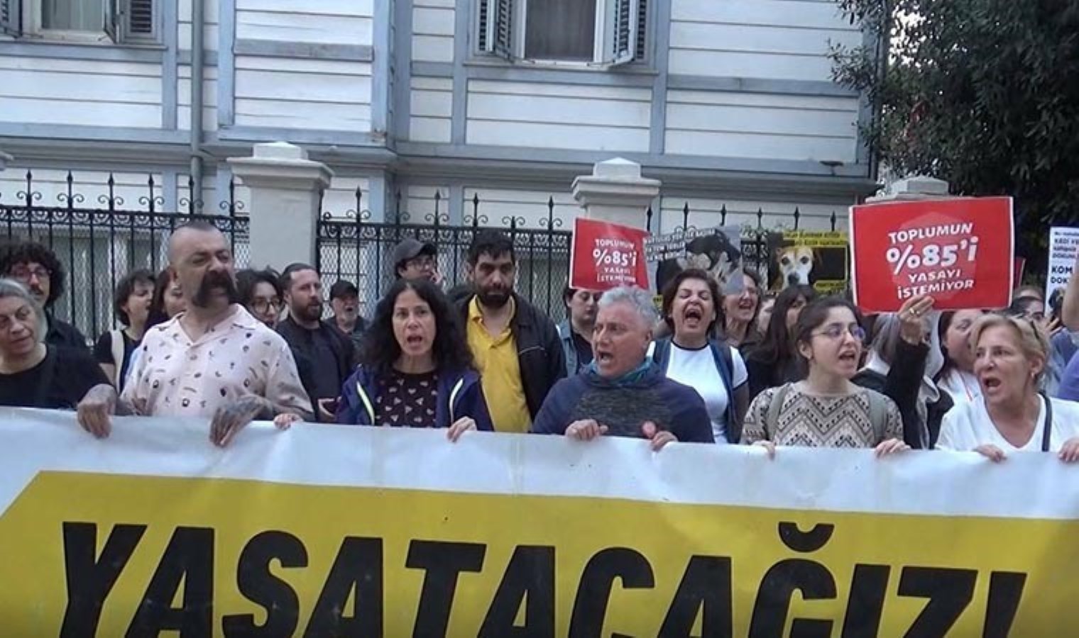 İstanbul’da AYM kararına tepki: ‘Sokakta kalan tek bir dostumuz olsa da…’