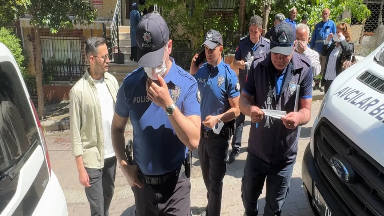 İstanbul’da ‘çöp ev’ ihbarı: Kötü kokunun nedeni başka çıktı