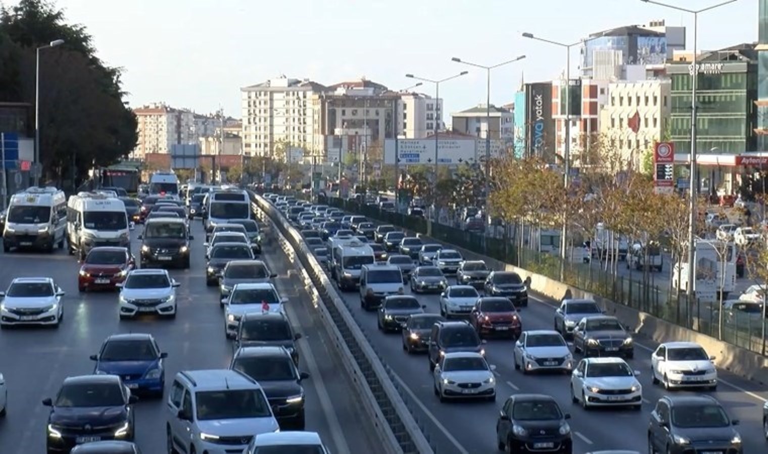 İstanbul’da haftanın ilk iş gününde trafik yoğunluğu