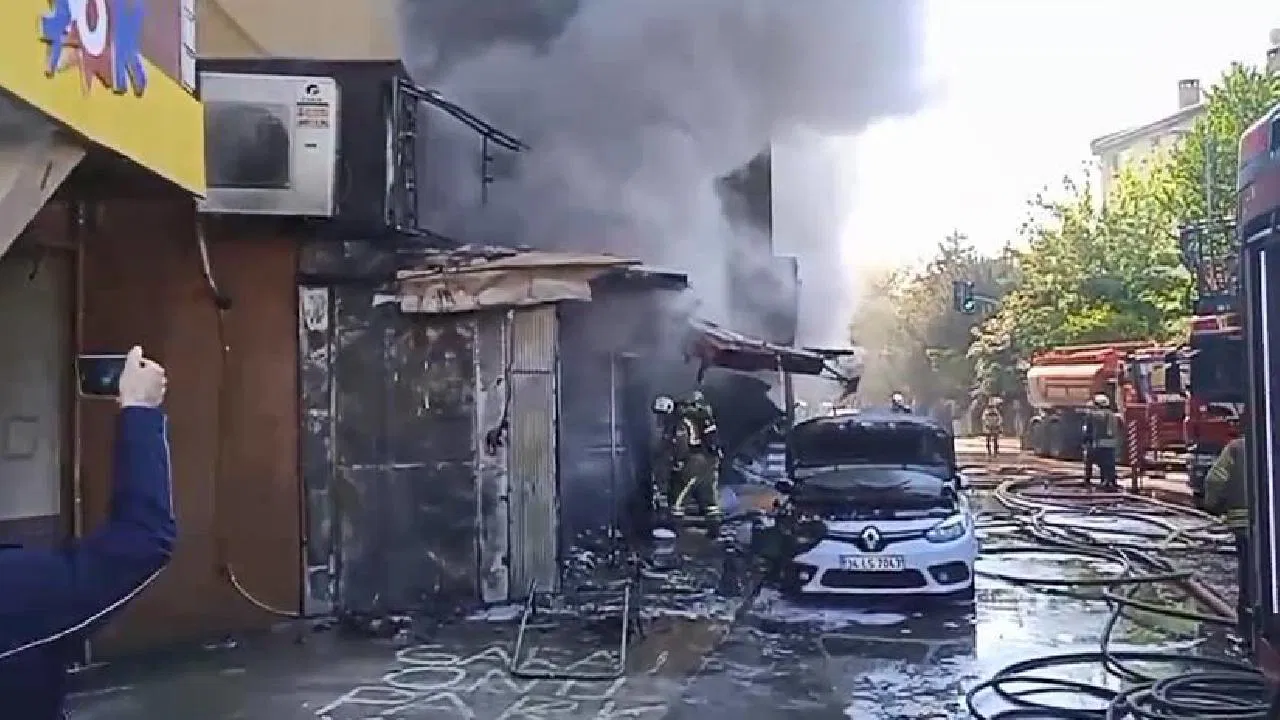 İstanbul’da hediyelik eşya dükkanında yangın!