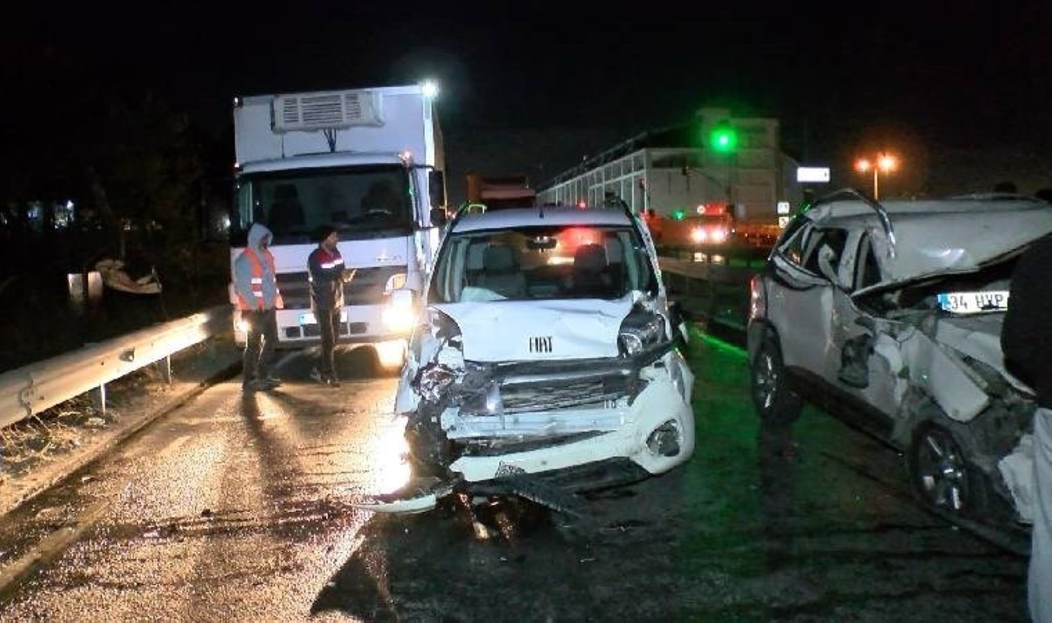İstanbul’da zincirleme kaza: Yaralılar var!