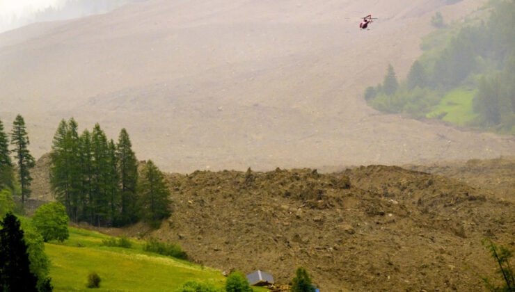 İsviçre’de buzul çökmesi sonucu bir köy yok oldu: 1 kayıp