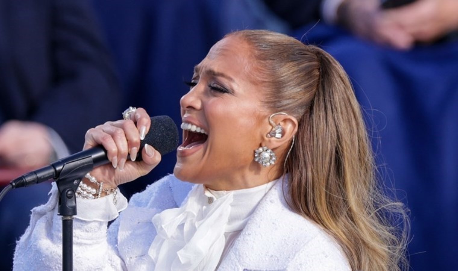 Jennifer Lopez gelmeden konser biletlerine zam geldi!