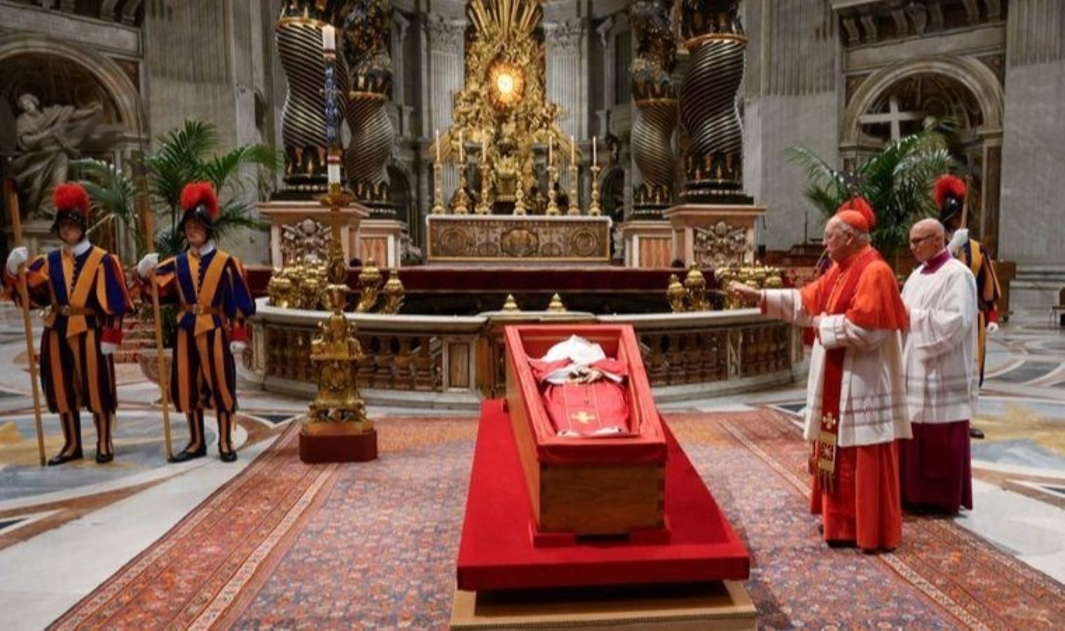 Katolik Kilisesi lider arayışında: Papa seçimi için tarih verildi