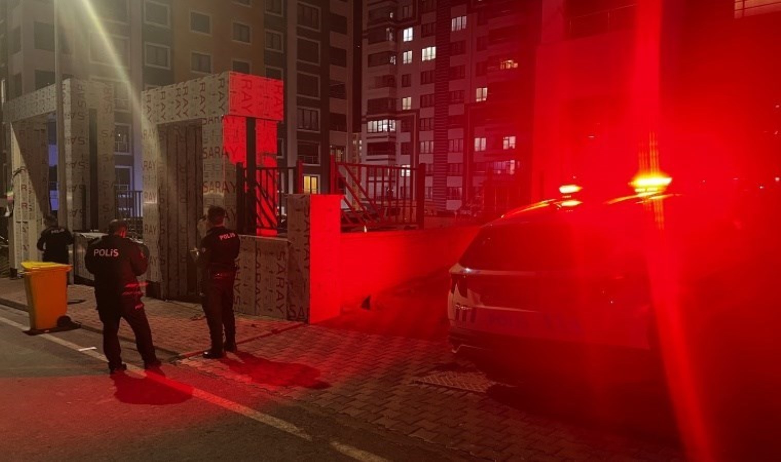 Kayseri’de elinde bıçakla yere düştüğü iddia edilen kadın ağır yaralandı