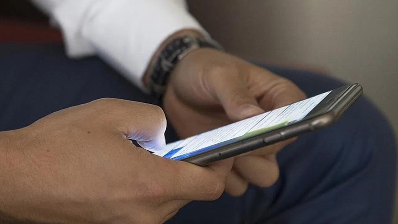 Kimlikleri tespit edildi… Sosyal medyada ‘dolandırıcılık’ yapan 2 şüpheli tutuklandı