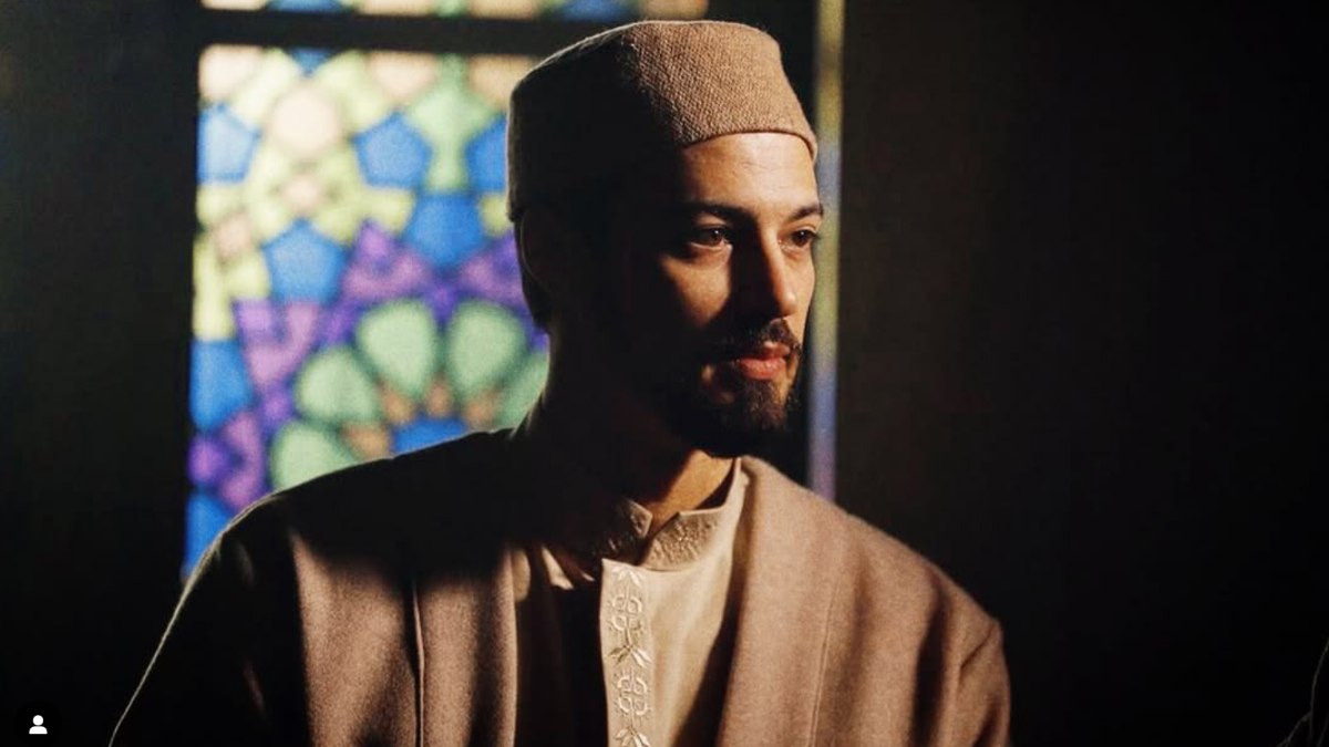 Kızıl Goncalar’ın Cüneyd’i Mert Yazıcıoğlu sakallarını kesti! Son haline yorum yağdı