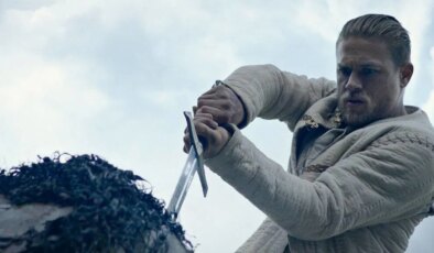 Kral Arthur: Kılıç Efsanesi filminin konusu ne? Kral Arthur: Kılıç Efsanesi filminin oyuncuları kim?