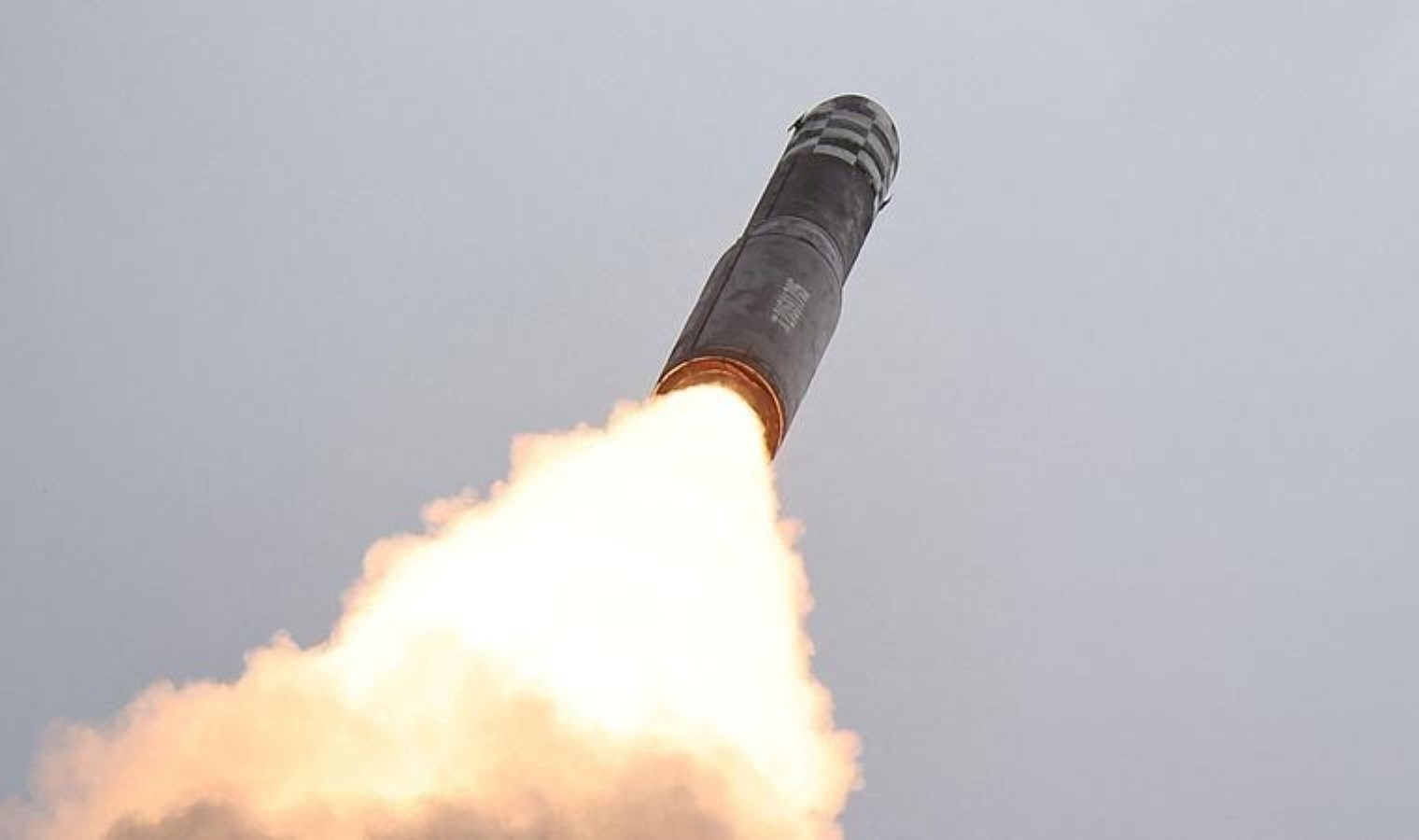 Kuzey Kore, Japon Denizi yönüne balistik füze fırlattı