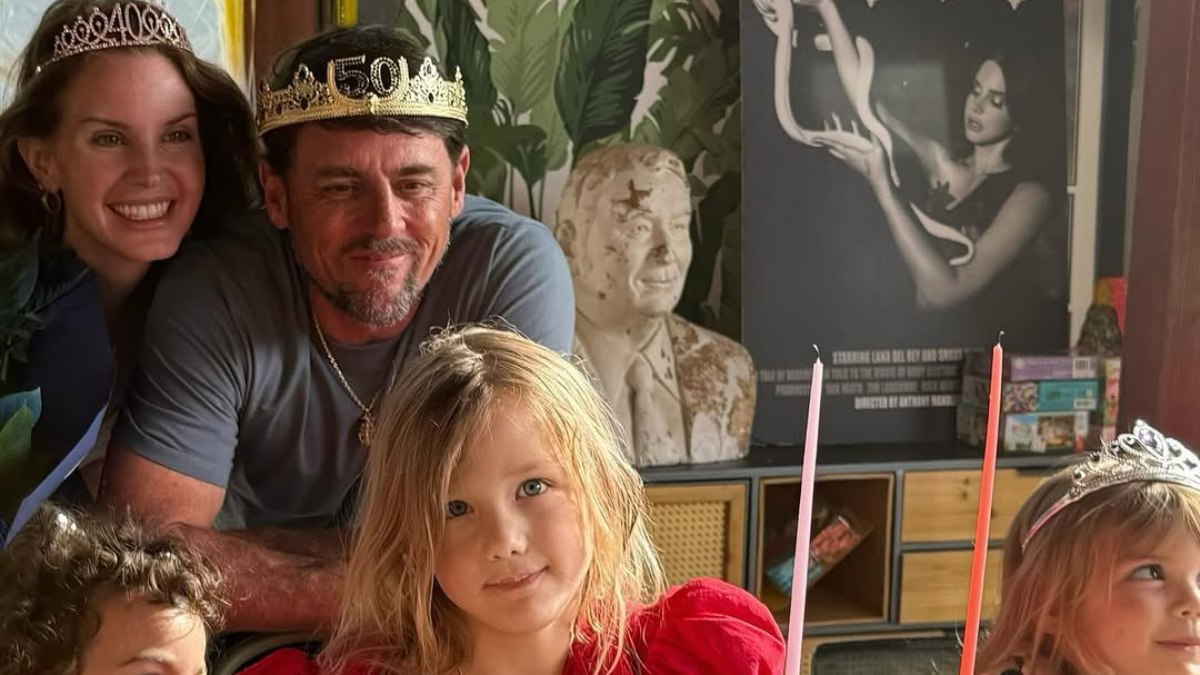 Lana Del Rey’in eşiyle fotoğrafı sosyal medyada ilgi topladı