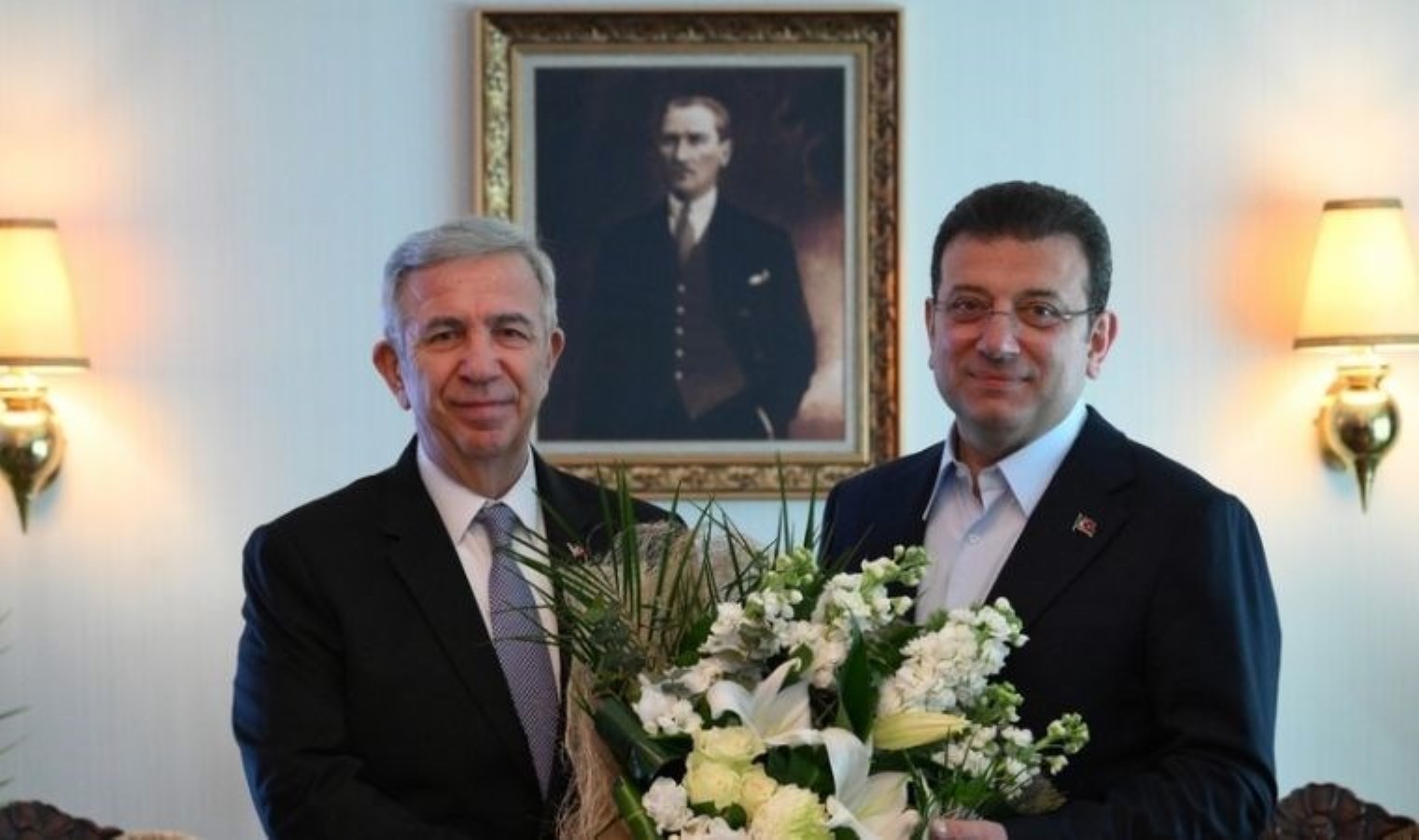 Mansur Yavaş’tan İmamoğlu’na destek: Sosyal medya hesabını devretti