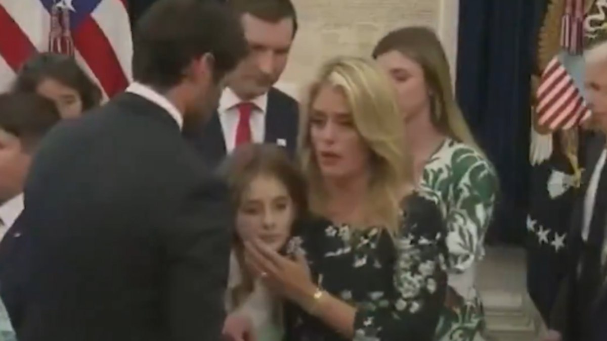 Mehmet Öz’ün torunu Oval Ofis’te bayıldı! Trump basını dışarıya çıkardı