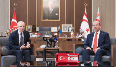 Mehmet Şimşek, KKTC Cumhurbaşkanı Tatar’la bir araya geldi