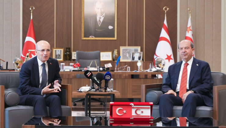 Mehmet Şimşek, KKTC Cumhurbaşkanı Tatar’la bir araya geldi