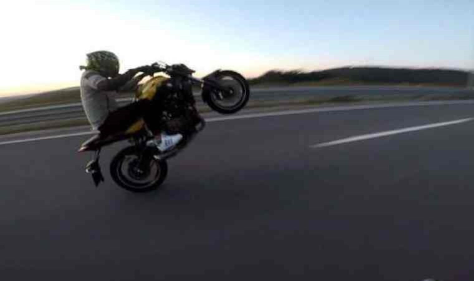 Motosikletle tek teker üzerinde gitmenin cezası 29 bin TL oldu