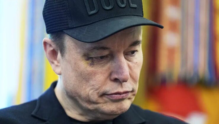 Musk, gözündeki morluğu soranlara, “Oğlum suratıma yumruk attı” dedi