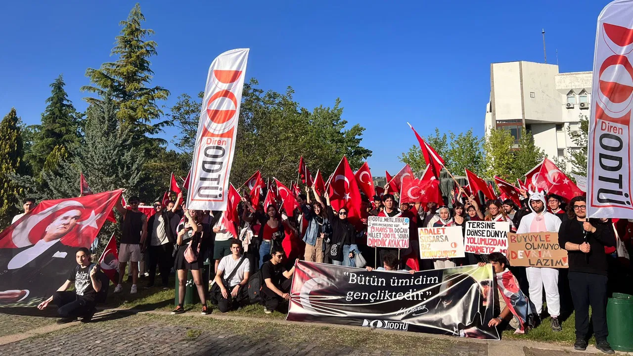 ODTÜ öğrencileri gençlik bayramında arkadaşlarının hakkını aradı