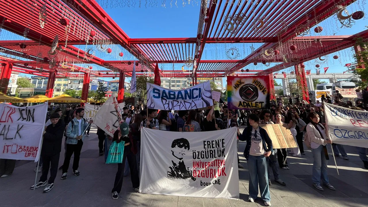 Öğrenciler Bakırköy’den tutuklular için ses yükseltti: ’19 Mayıs’ı kutlayamadılar’