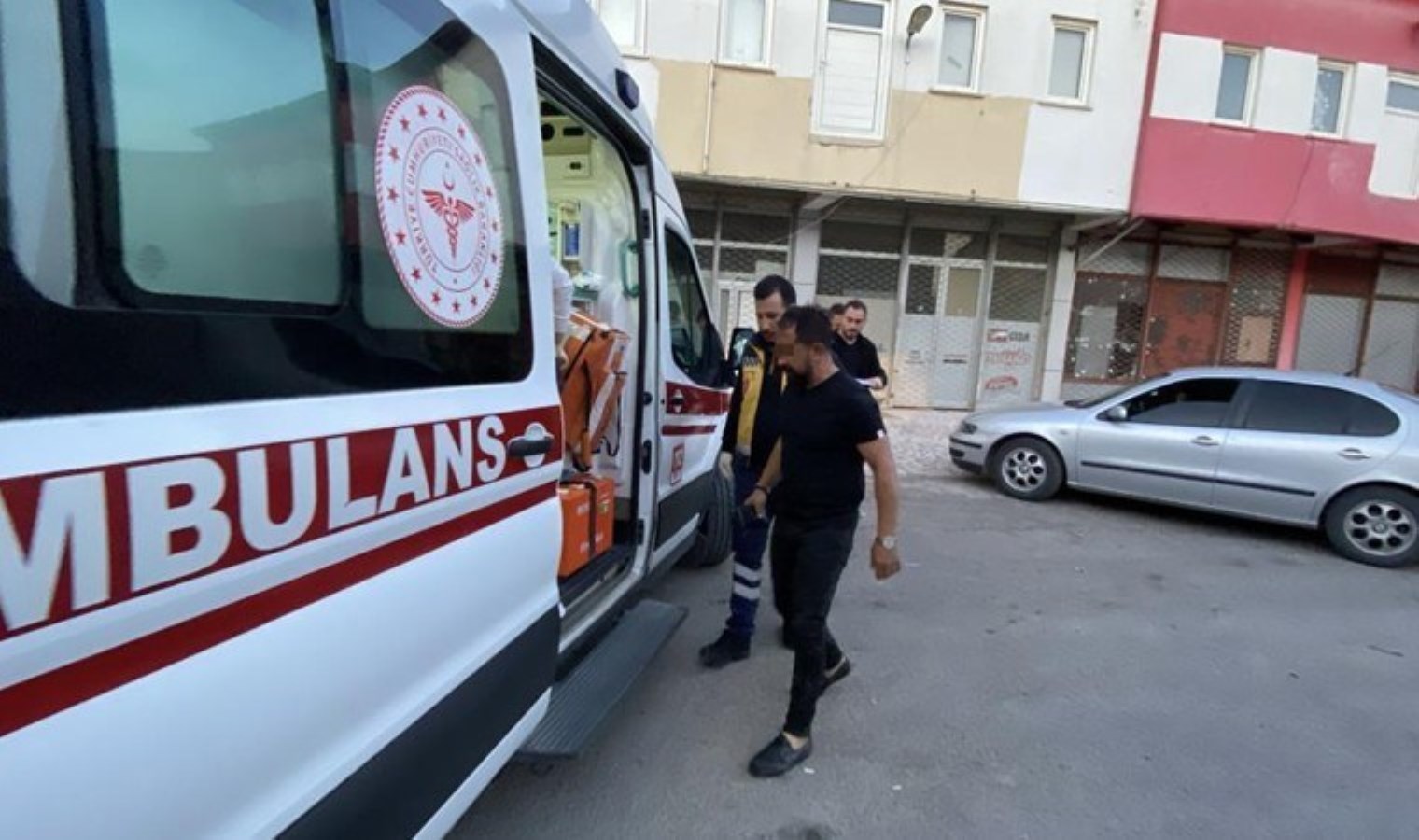 Önce ateş açtılar, sonra darbedip kaçtılar