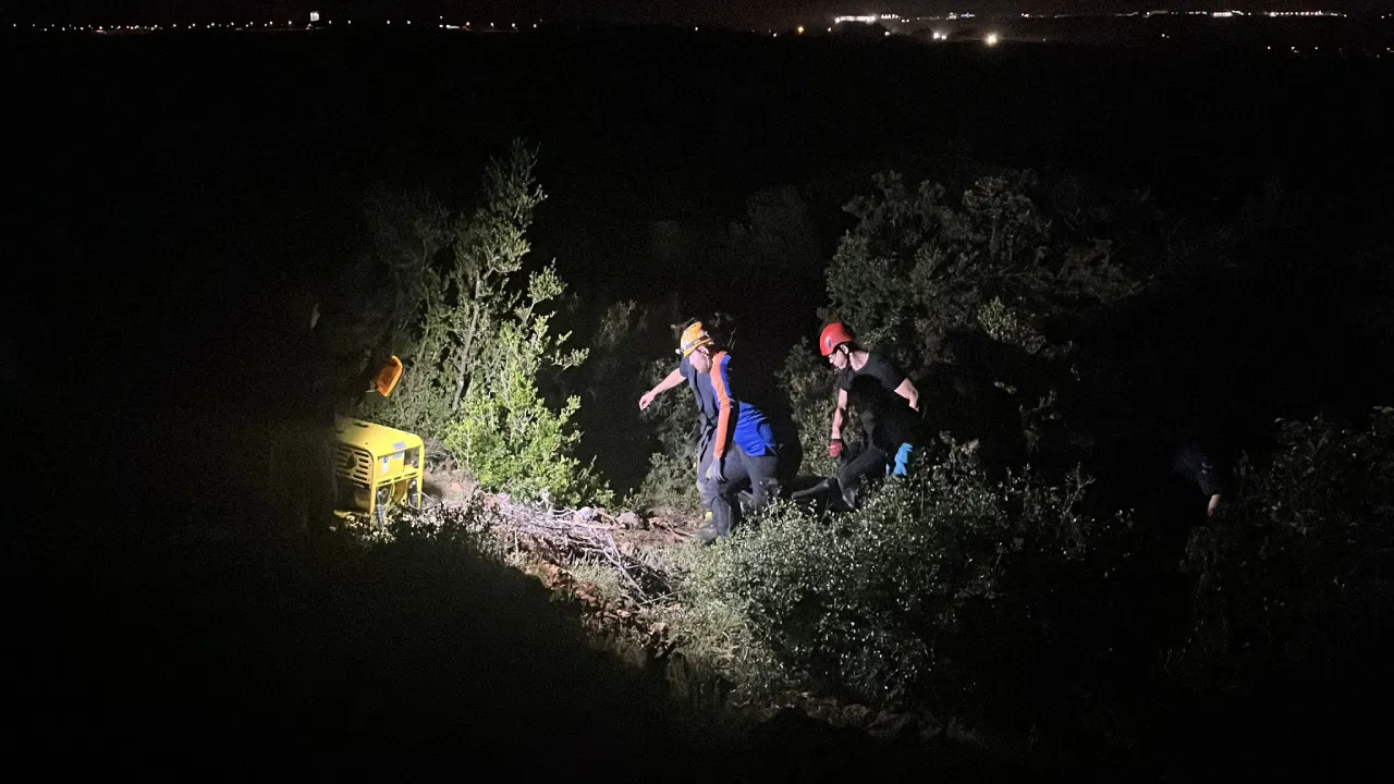 Ormanda kazdıkları kuyuda mahsur kalan 2 kişinin cansız bedenleri çıkarıldı