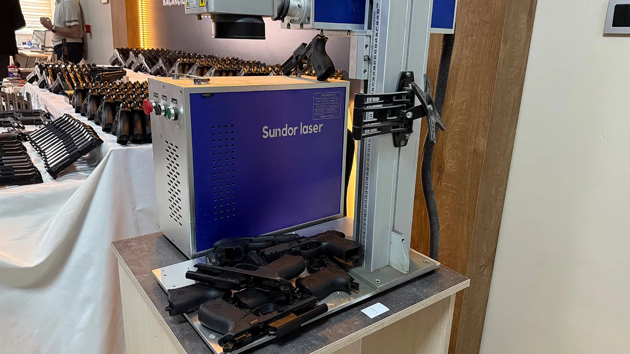 Oyuncakçı dükkanı olarak kamufle etmişler… Diyarbakır’da silah atölyesinden ‘cephanelik’ çıktı!