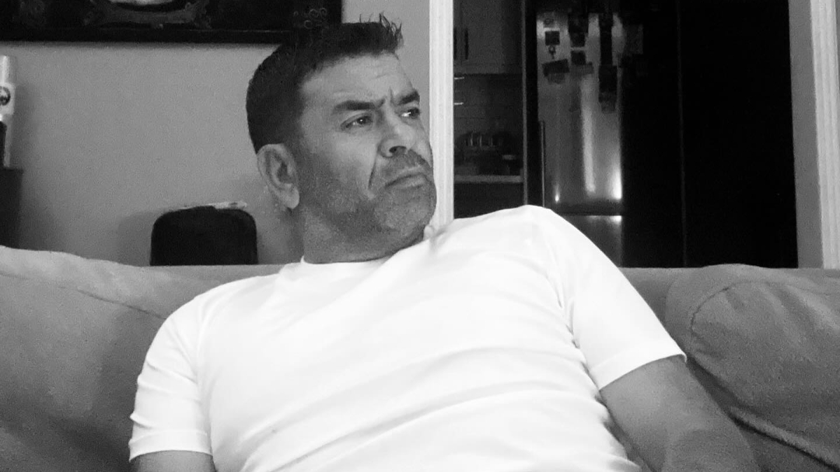 Oyuncu Bülent Şakrak yeni sevgilisi Duygu Arabacıoğlu’yla aşkını ilan etti