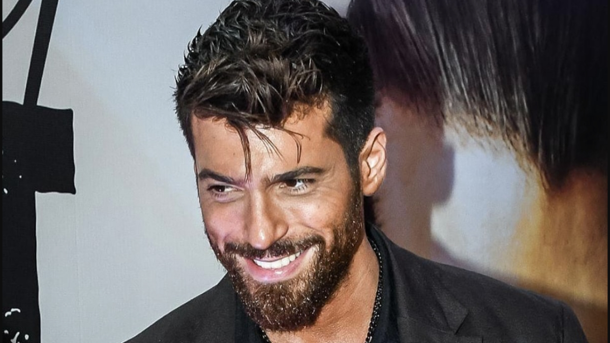 Oyuncu Can Yaman’dan leopar tarz! Takımına yorum yağdı