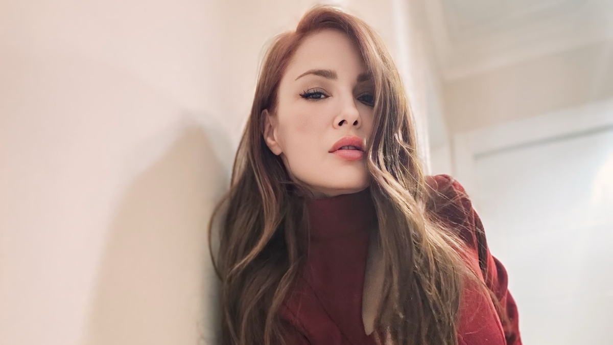 Oyuncu Mine Tugay 2025 yaz sezonu erken açtı! Havuz fotoğrafları gündem oldu